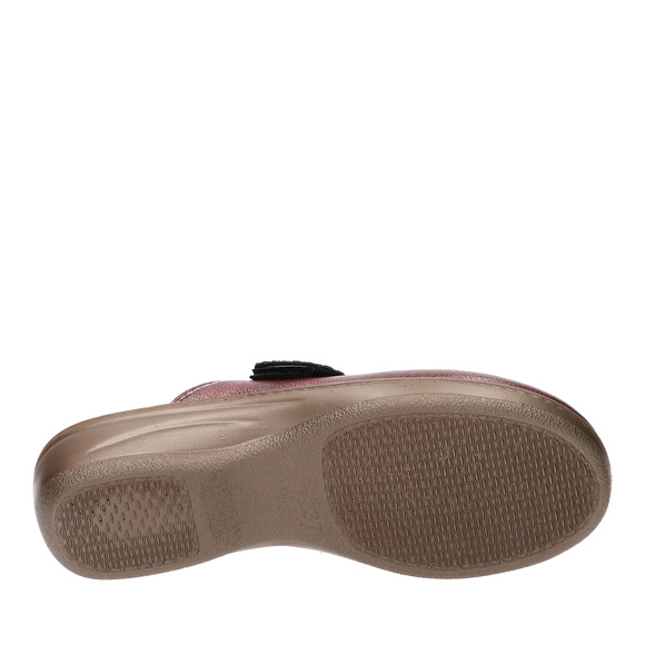 Obuwie domowe damskie wysokie klapki na rzep