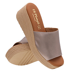 Klapki damskie na koturnie