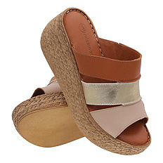 Wysokie klapki damskie na koturnie